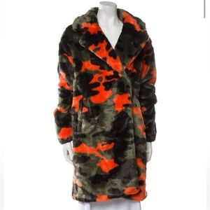 Camouflage Apparis Coat